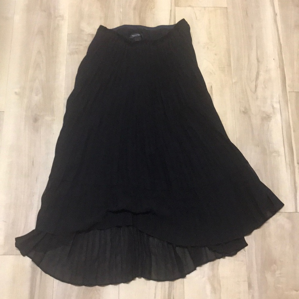 White House Black Market pleated skirt